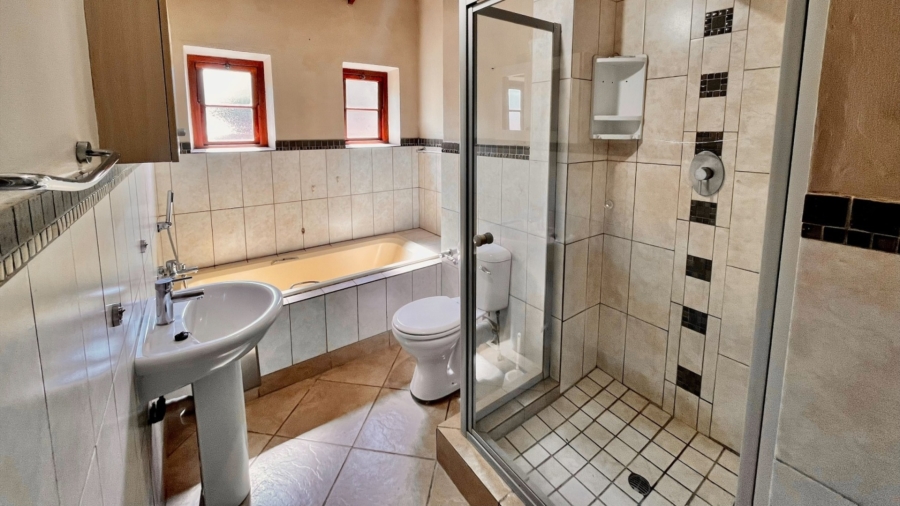 3 Bedroom Property for Sale in Waterval East North West